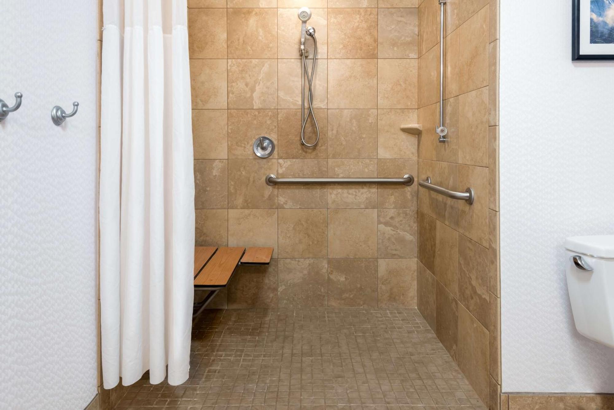 Hampton Inn & Suites Buffalo/Downtown Bagian luar foto