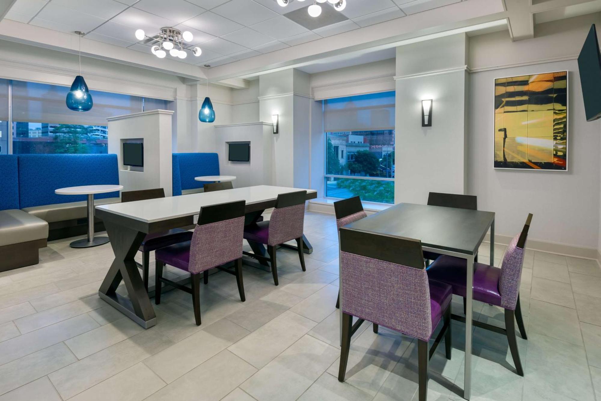 Hampton Inn & Suites Buffalo/Downtown Bagian luar foto