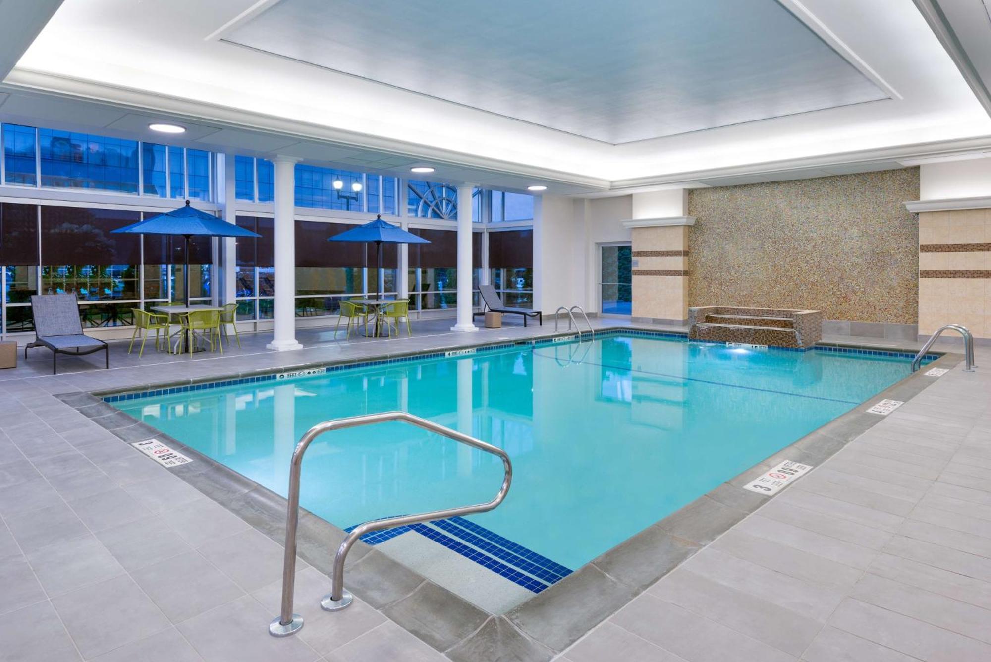Hampton Inn & Suites Buffalo/Downtown Bagian luar foto