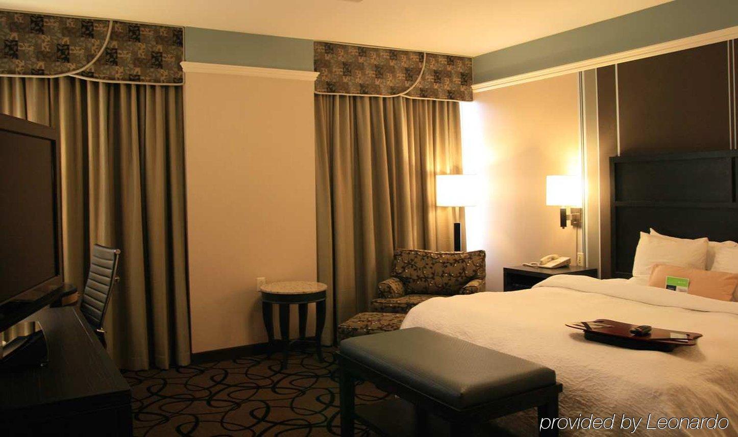 Hampton Inn & Suites Buffalo/Downtown Bagian luar foto