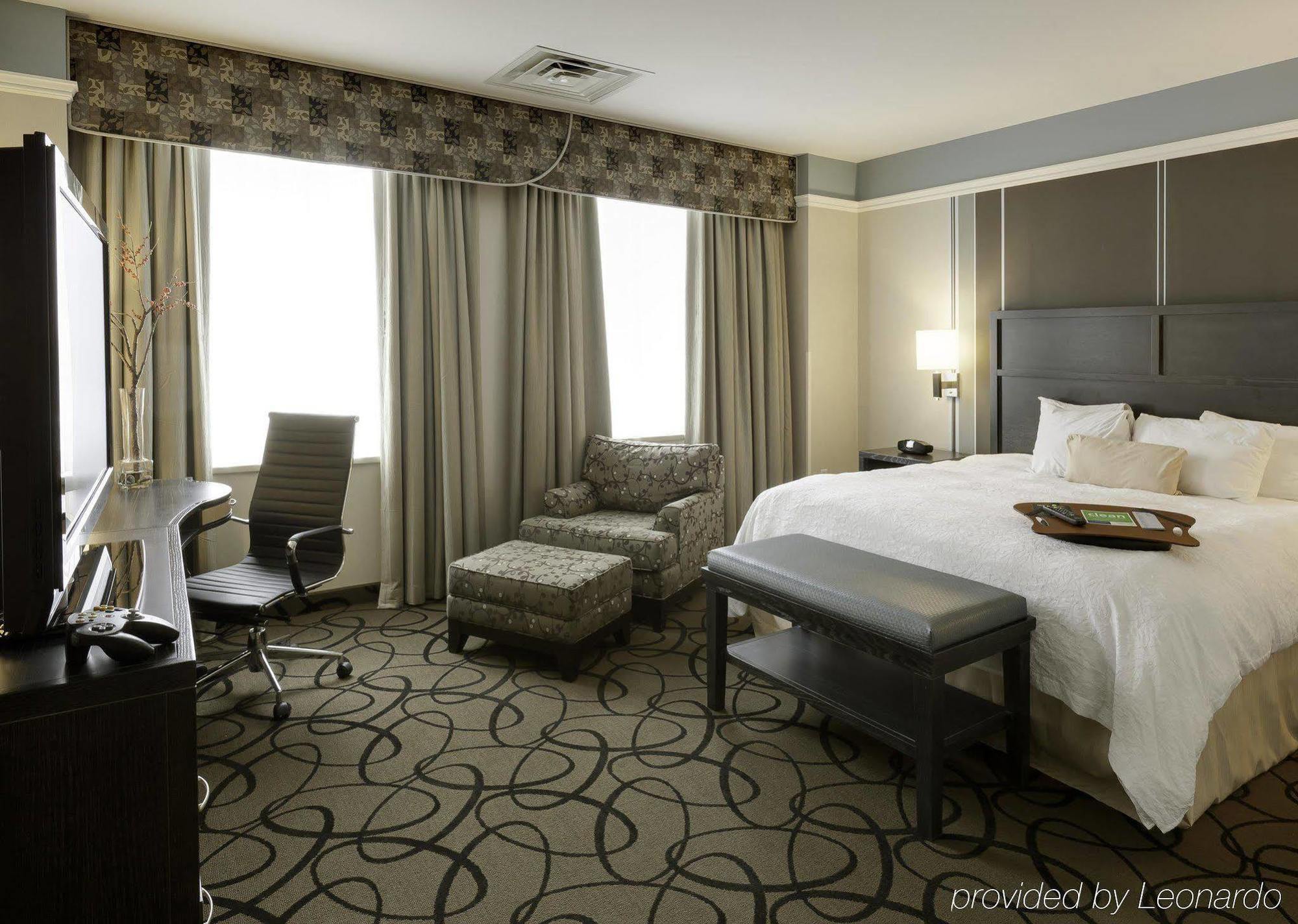 Hampton Inn & Suites Buffalo/Downtown Ruang foto